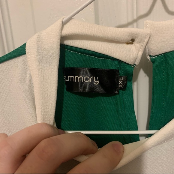 2XL green and white retro dress. One pocket on the front. - Picture 5 of 7